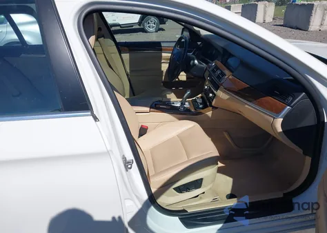 2013 BMW 528I xDrive из США, поврежденный, VIN WBAXH5C59DD108530